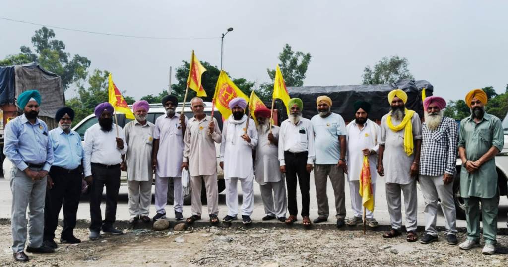 Jatha leaves from Adda Samundra for the ongoing march in Chandigarh for the release of imprisoned Sikhs and political activists